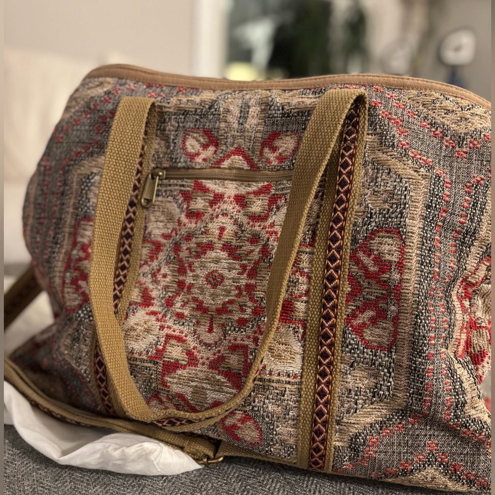Stylish Tapestry Tote Bag - Red and Tan